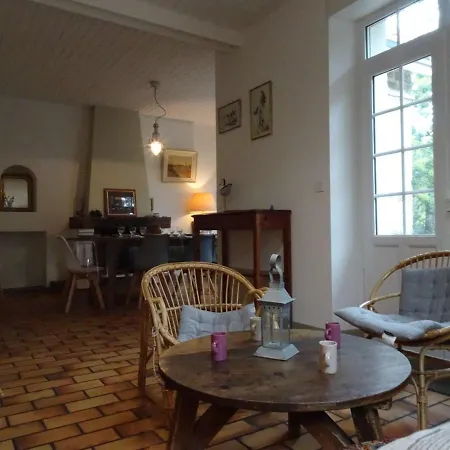 بيت للعطل Maison En Pierre Renovee, 8 Couchages, Terrasse Bois, Proche Bois De La Chaise - Fr-1-224b-162 *